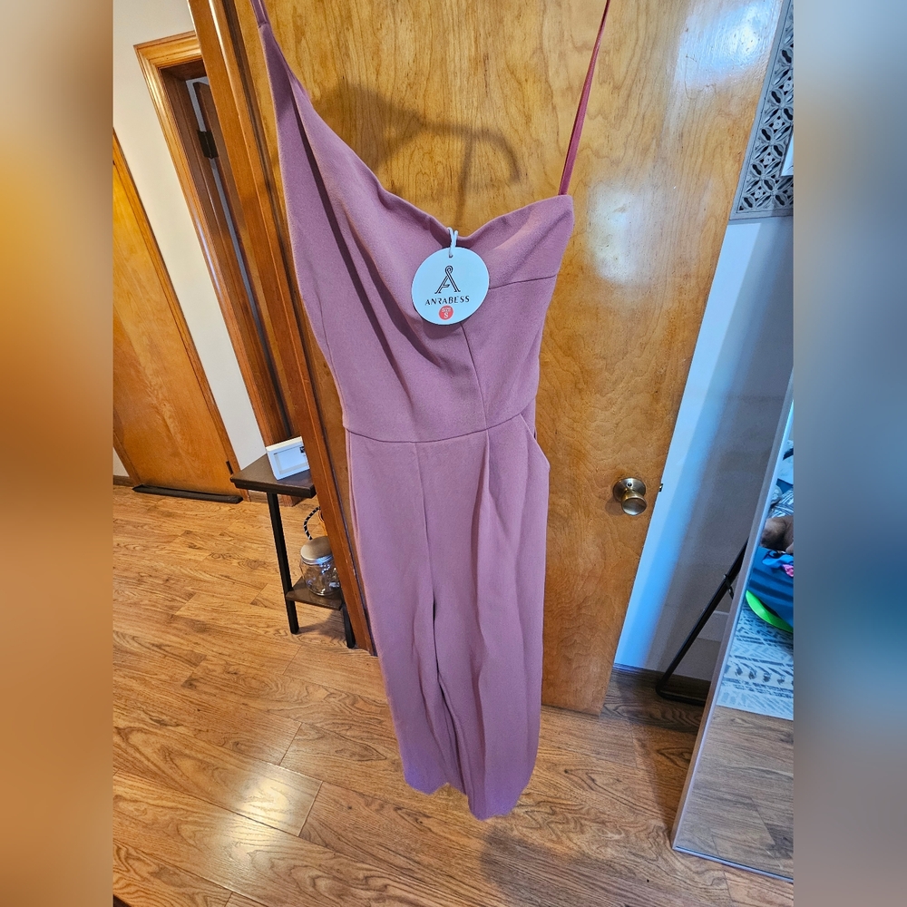 One-shoulder jumpsuit with POCKETS!